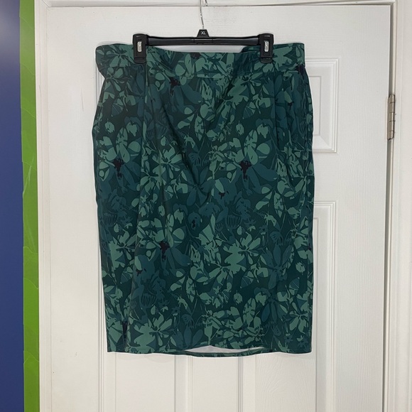 Ripskirt Hawaii Dresses & Skirts - RipSkirt Hawaii wrap skirt in a green tropical Monstera leaf print - XXL